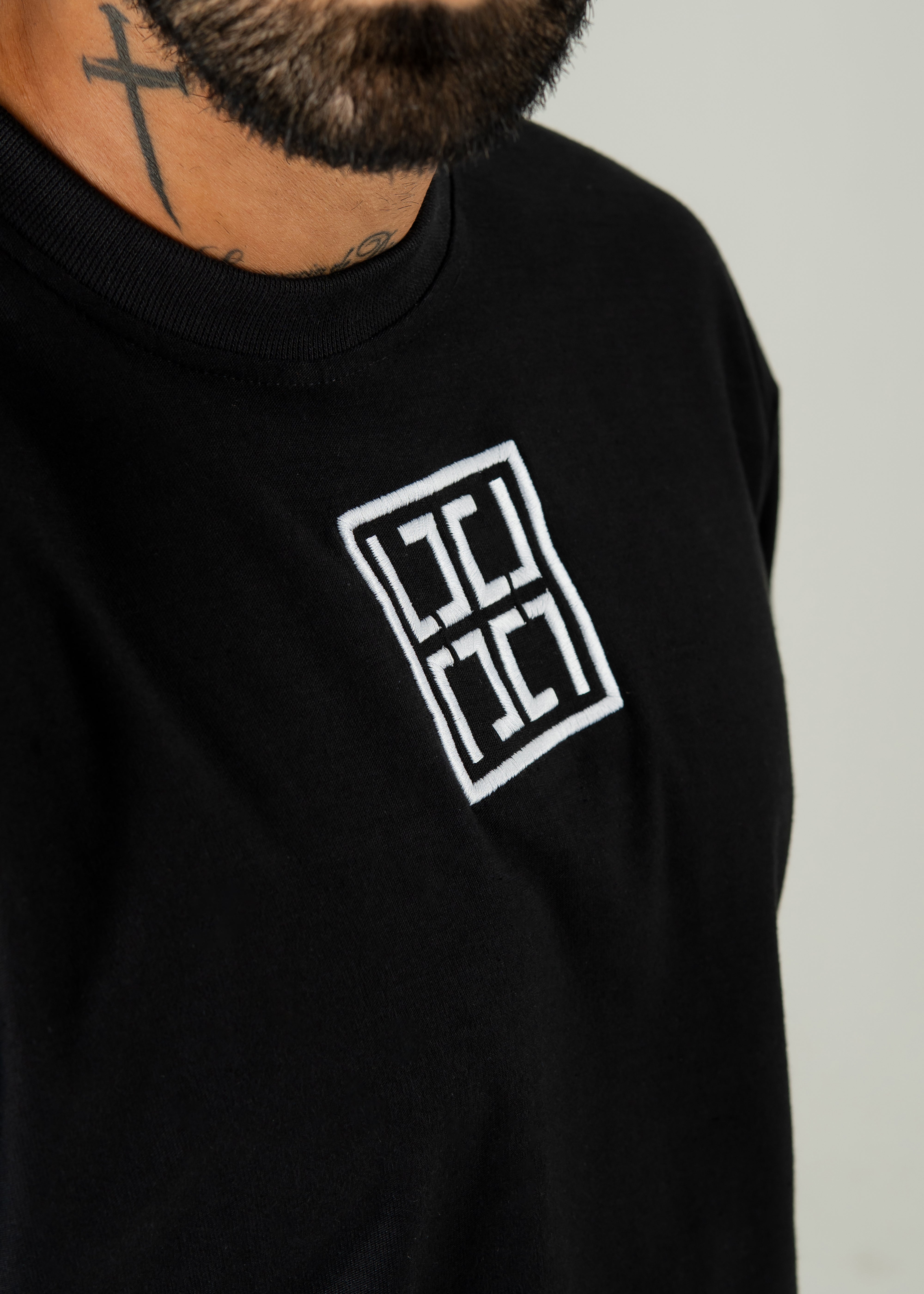 CAMISETA VALENTINO NEGRA